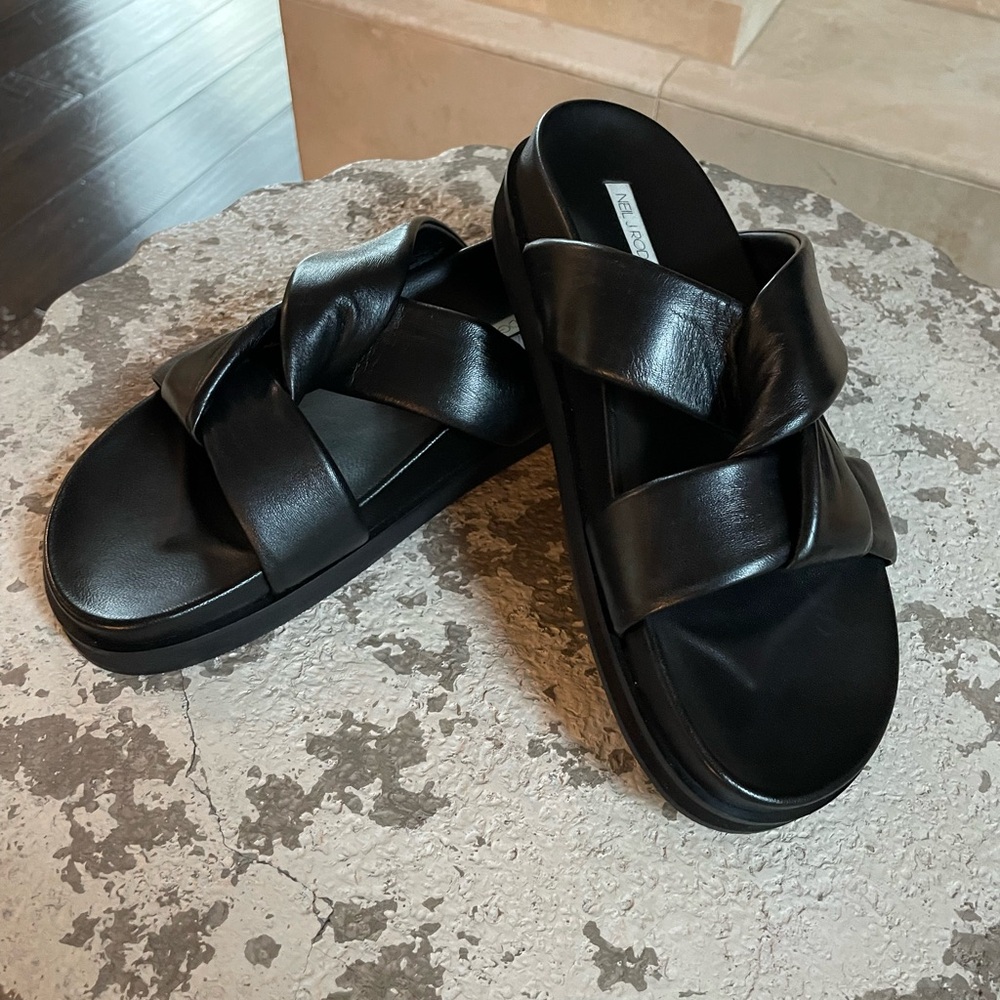 NEIL J. RODGERS BLACK OBI SANDAL 38 1/2 (9)
